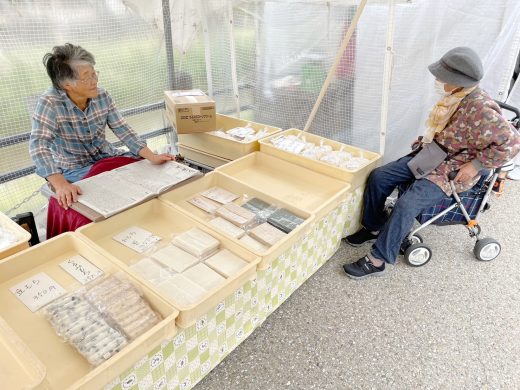 飛騨高山宮川朝市の新米餅_4